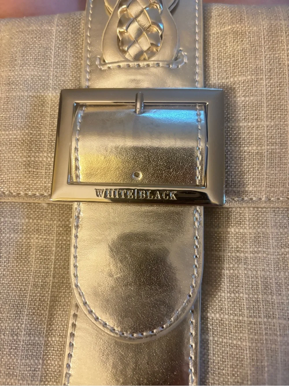 White House Black Market Cream Linen-Textured Clutch with gold Buckle-like new - Picture 3 of 5